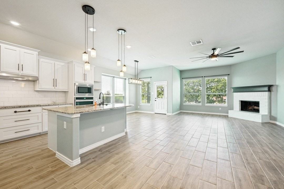 1620 Glade Meadows Dr - Photo 2 of 12