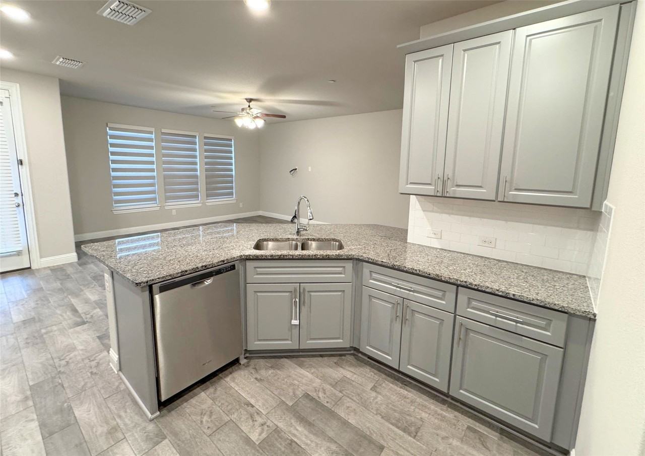 3641 Harebell Dr - Photo 7 of 25