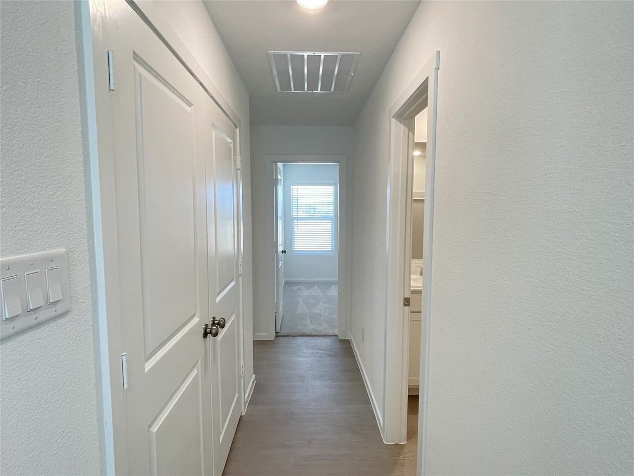 3185 Campeiro Ave - Photo 5 of 32