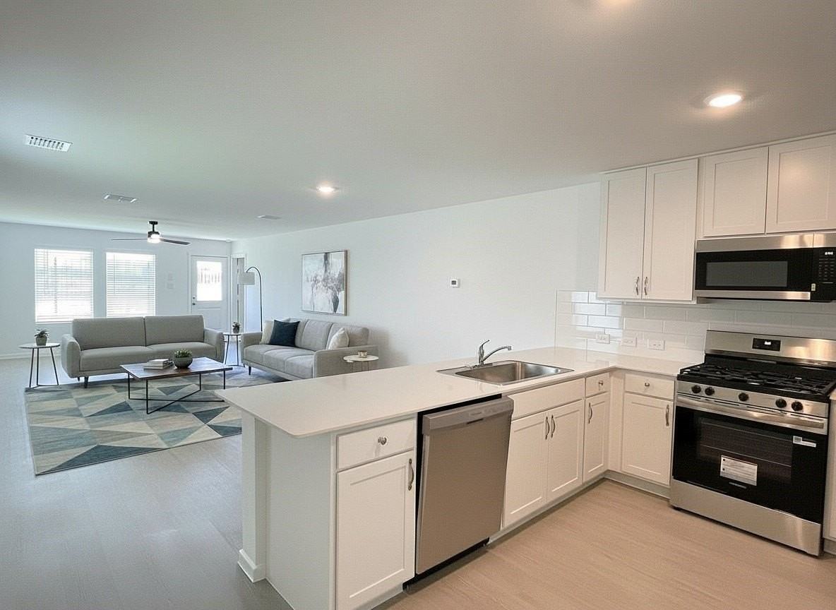 3185 Campeiro Ave - Photo 6 of 32