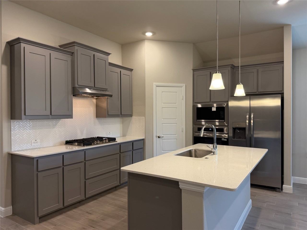 2615 Flycatcher Dr - Photo 3 of 18
