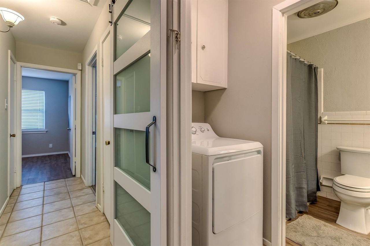 2221 N Mill St - Photo 7 of 40