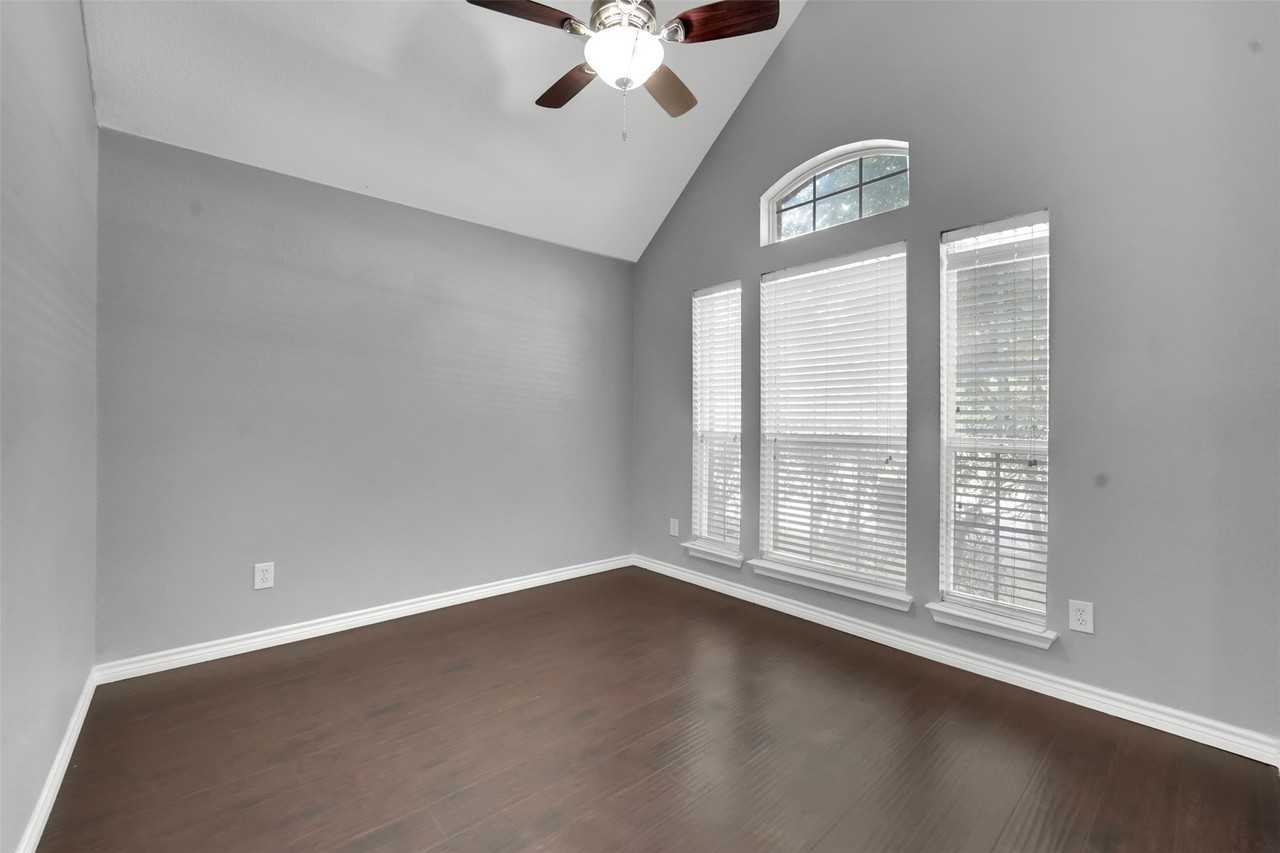 3116 Glen Canyon Dr - Photo 3 of 28
