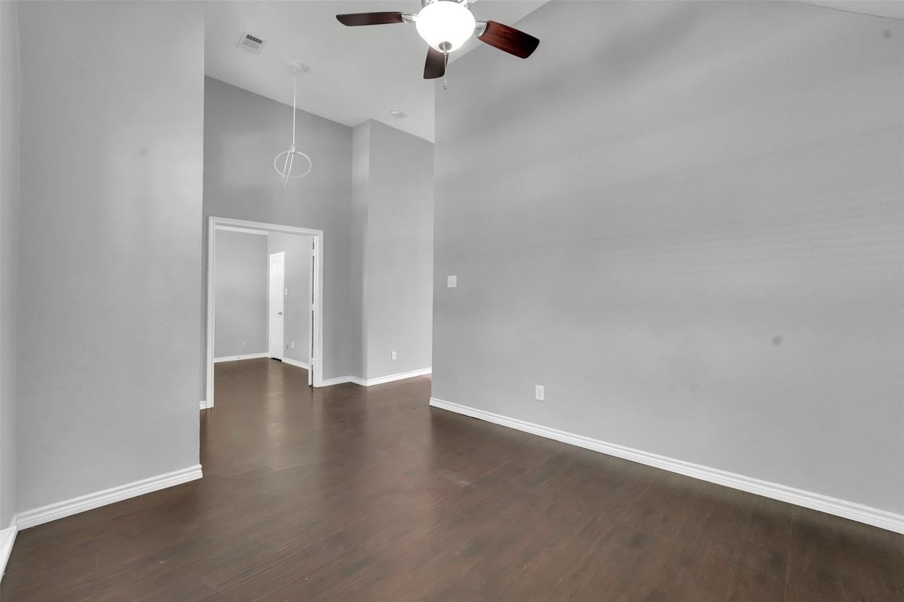 3116 Glen Canyon Dr - Photo 4 of 28
