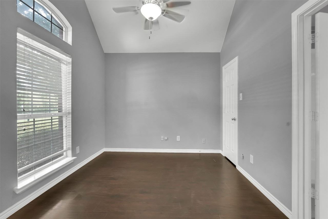 3116 Glen Canyon Dr - Photo 5 of 28