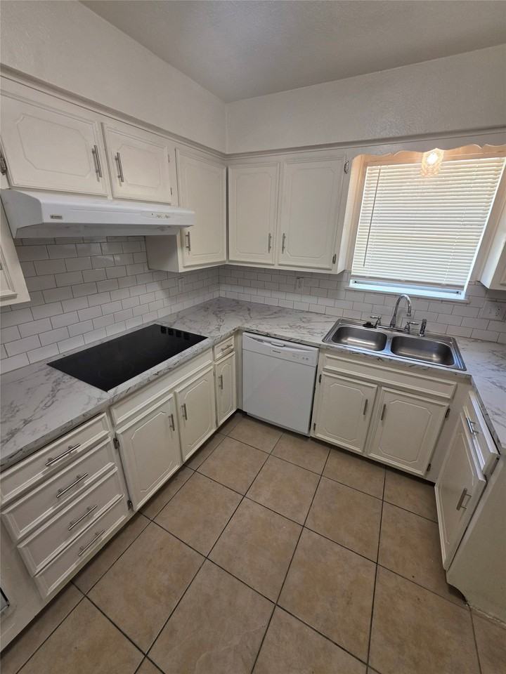 2604 Candleberry Dr - Photo 5 of 10