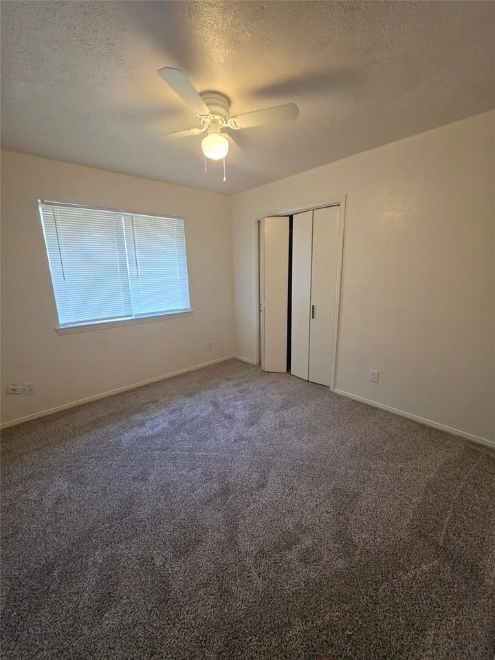 2604 Candleberry Dr - Photo 6 of 10