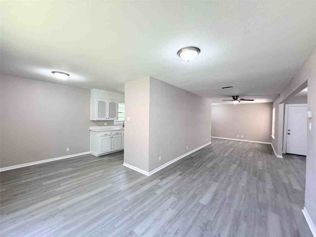 1228 Oak Dr - Photo 3 of 20