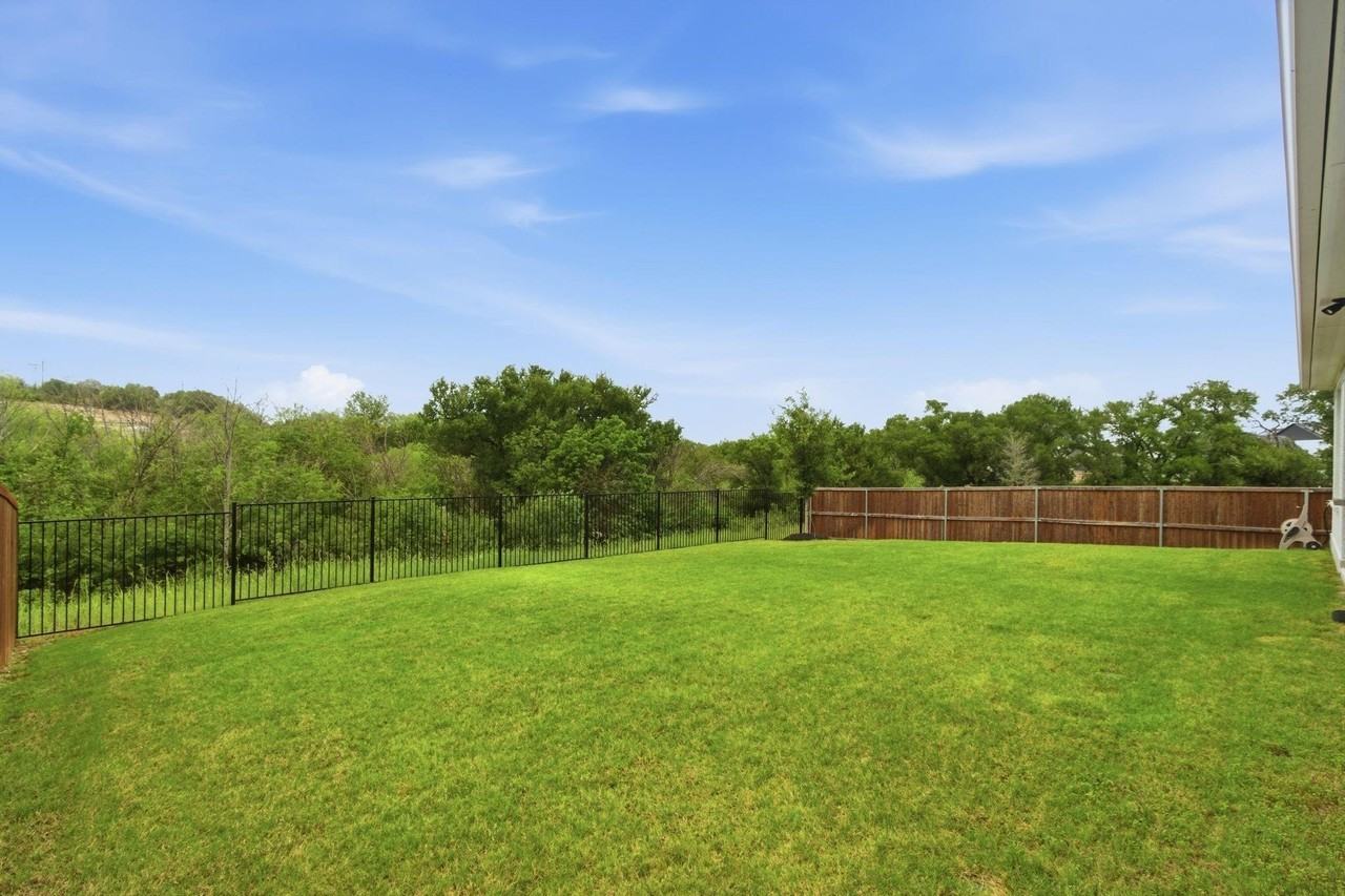 7217 Mantle Ridge Dr - Photo 2 of 31