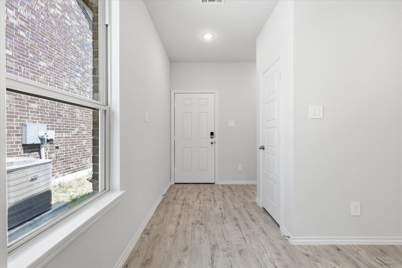 3311 Dahlia Dr - Photo 4 of 25