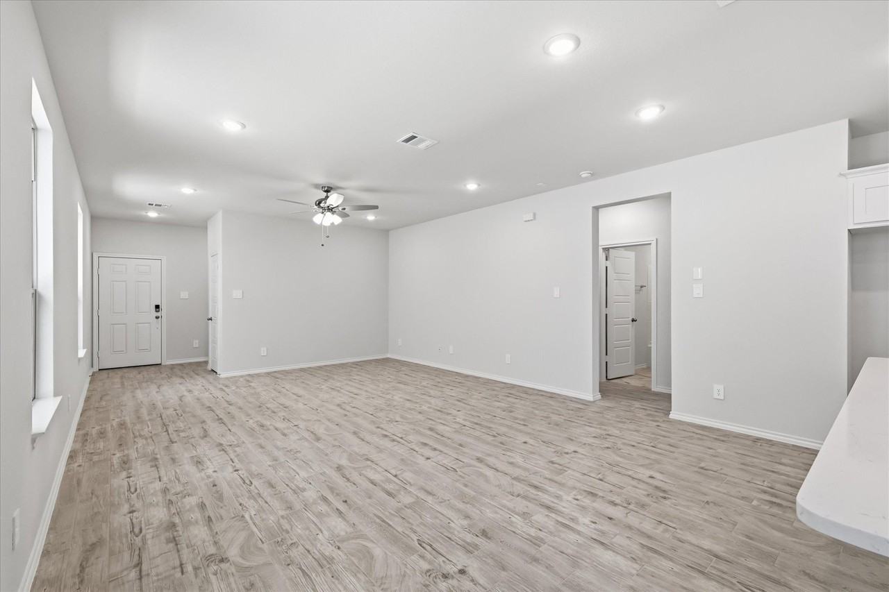 3311 Dahlia Dr - Photo 5 of 25