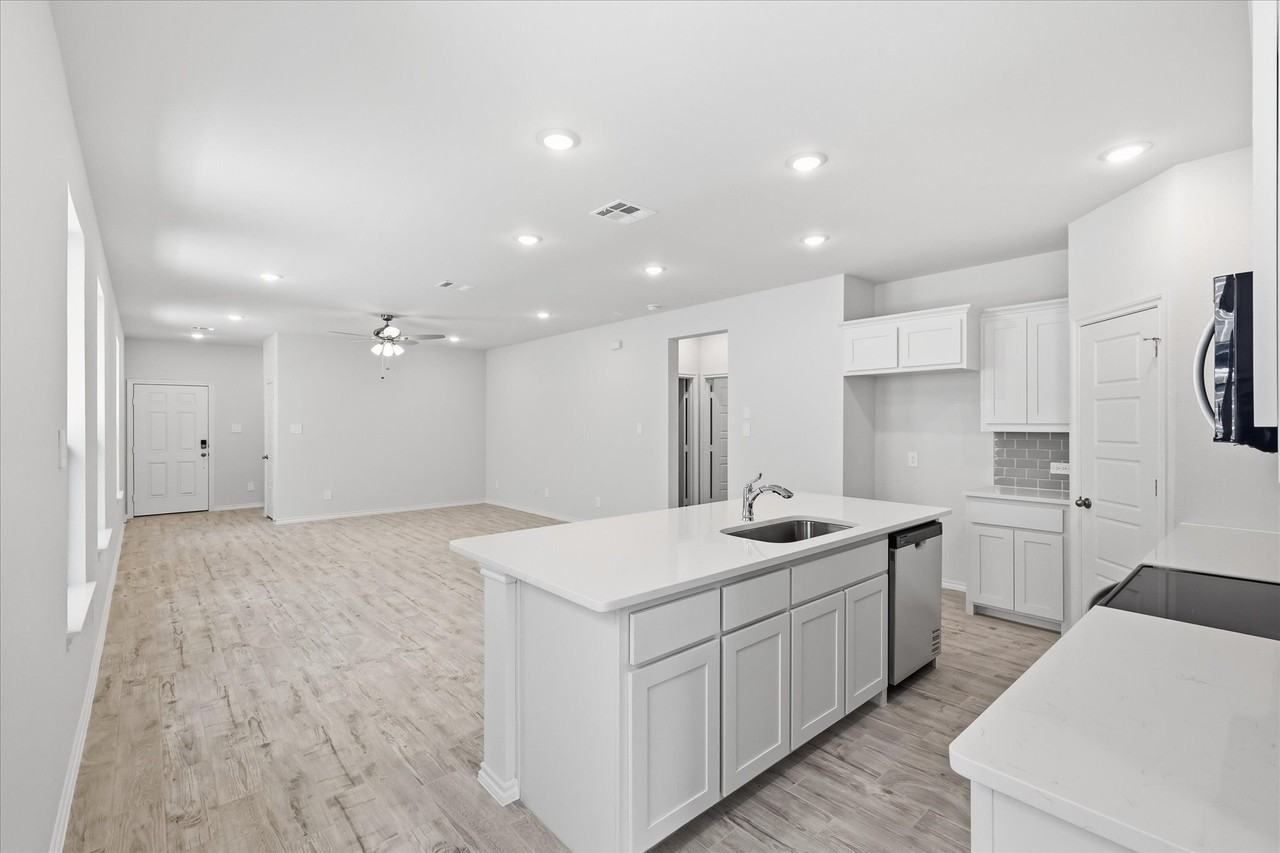 3311 Dahlia Dr - Photo 2 of 24