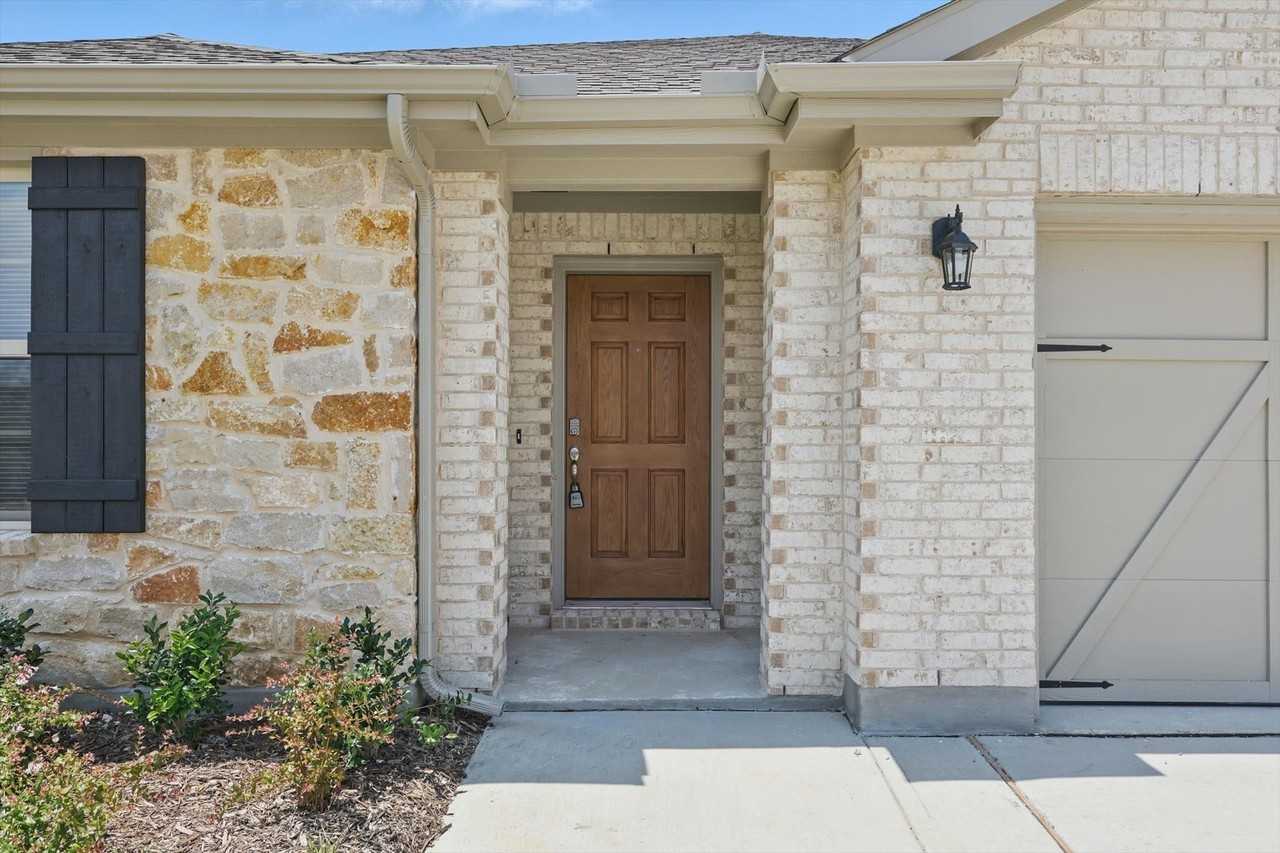 3928 Malachite Dr - Photo 4 of 27