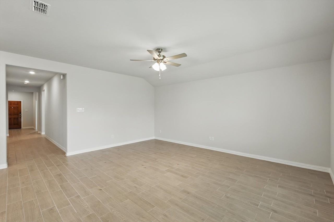 3928 Malachite Dr - Photo 7 of 27
