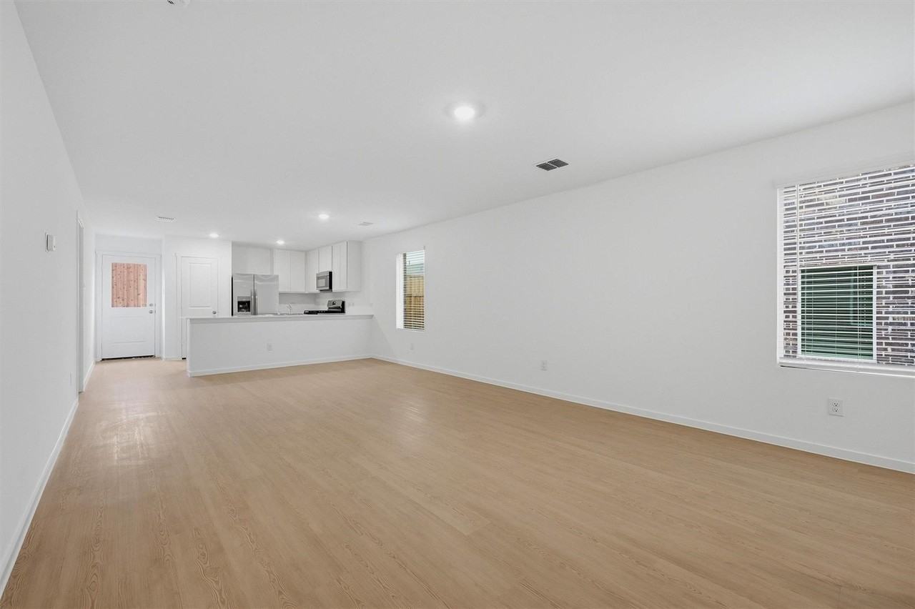 1524 Prince Rd - Photo 6 of 29