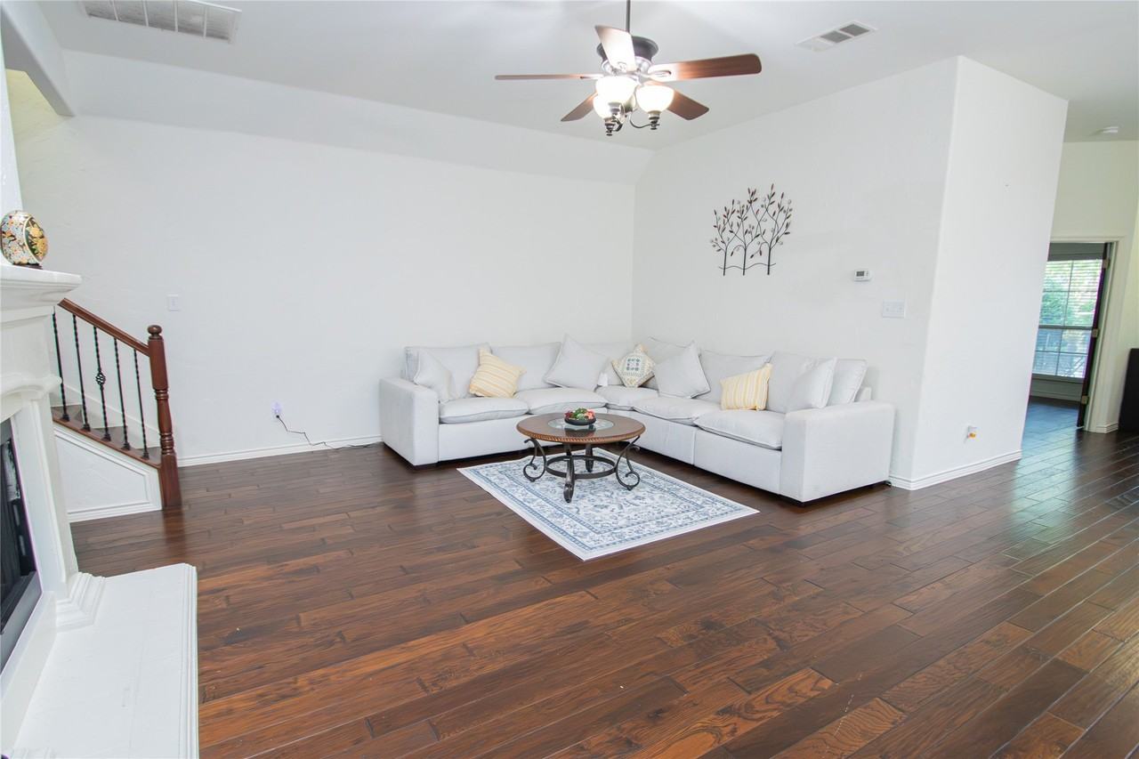 10017 Bell Rock Rd - Photo 4 of 29
