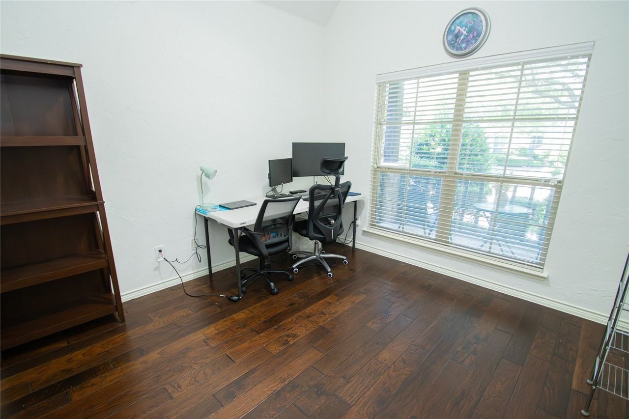 10017 Bell Rock Rd - Photo 5 of 29