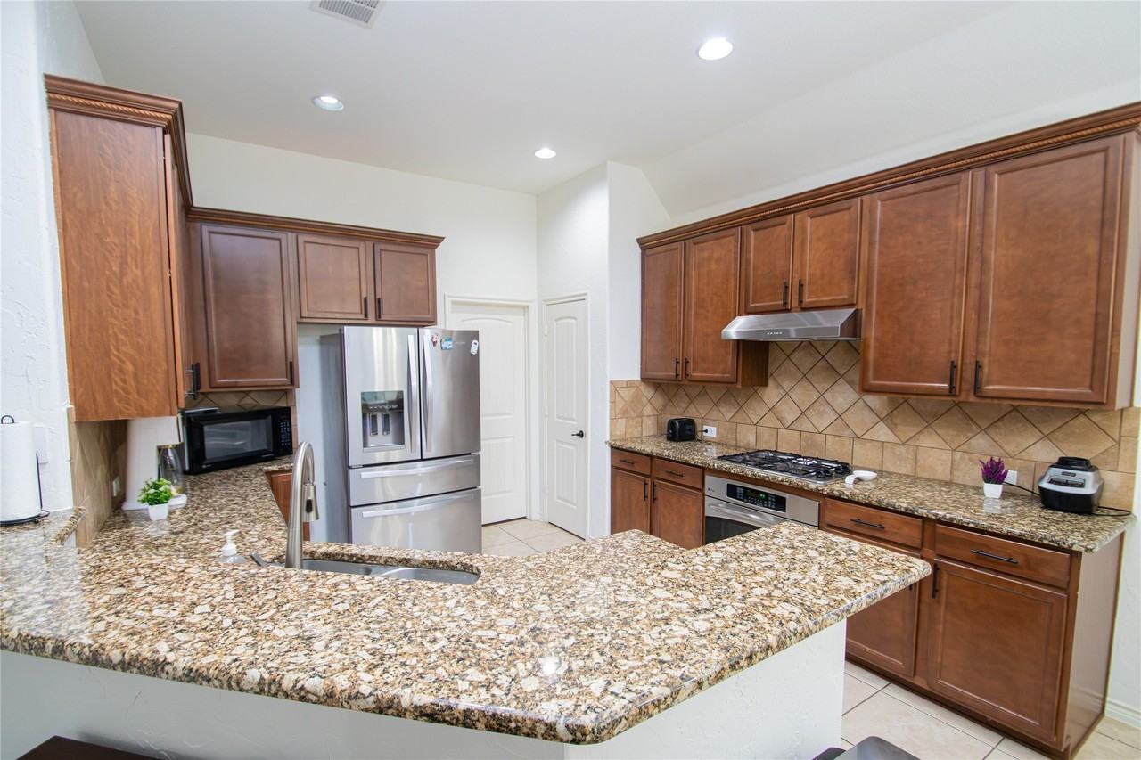10017 Bell Rock Rd - Photo 6 of 29