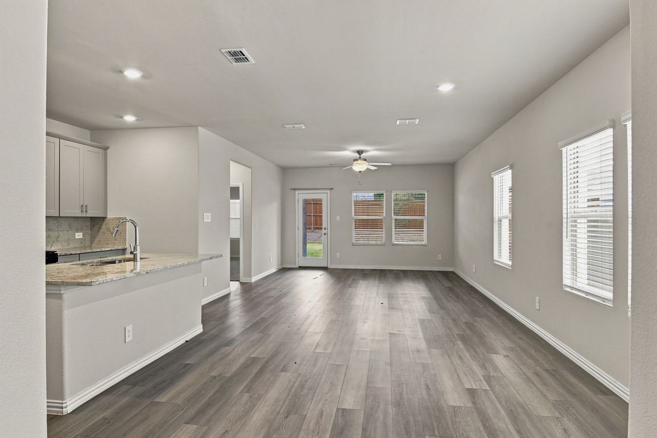 810 Honeydew Ln - Photo 5 of 40