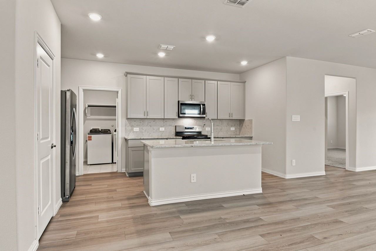 810 Honeydew Ln - Photo 7 of 40