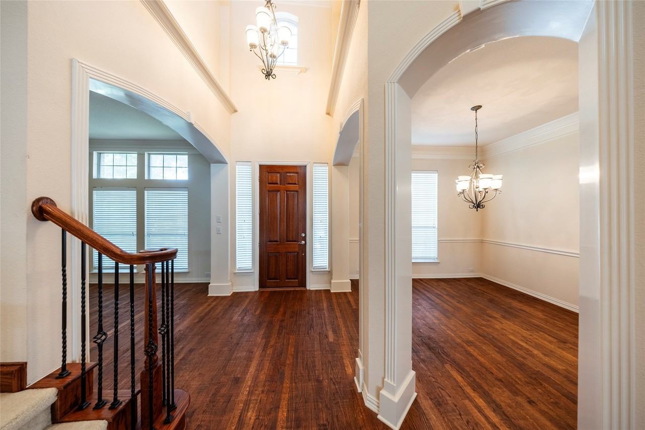 220 Justin Rd - Photo 6 of 40