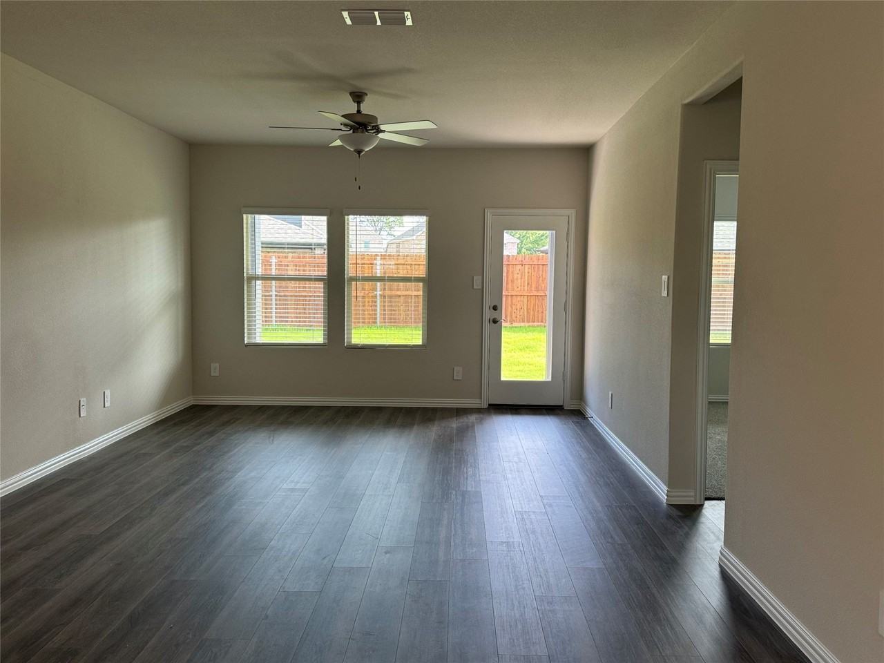 503 Cottagewood Dr - Photo 4 of 40