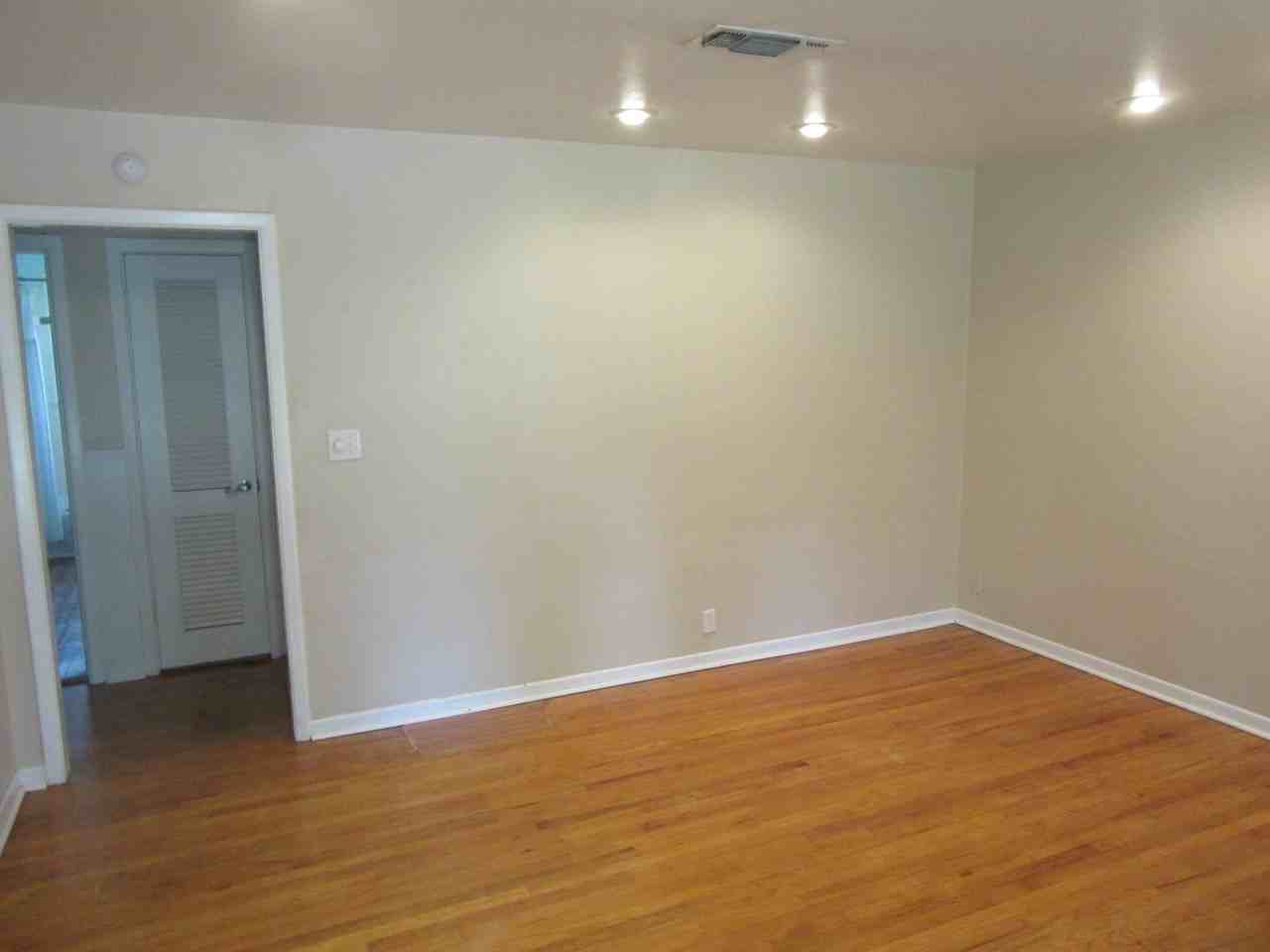 2509 S 25th St - Photo 2 of 19