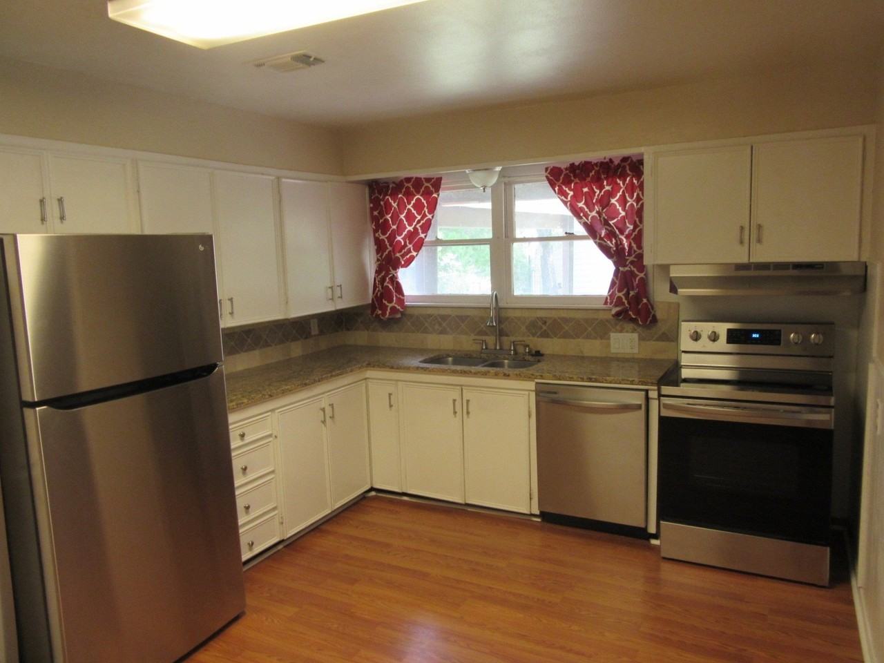 2509 S 25th St - Photo 4 of 19