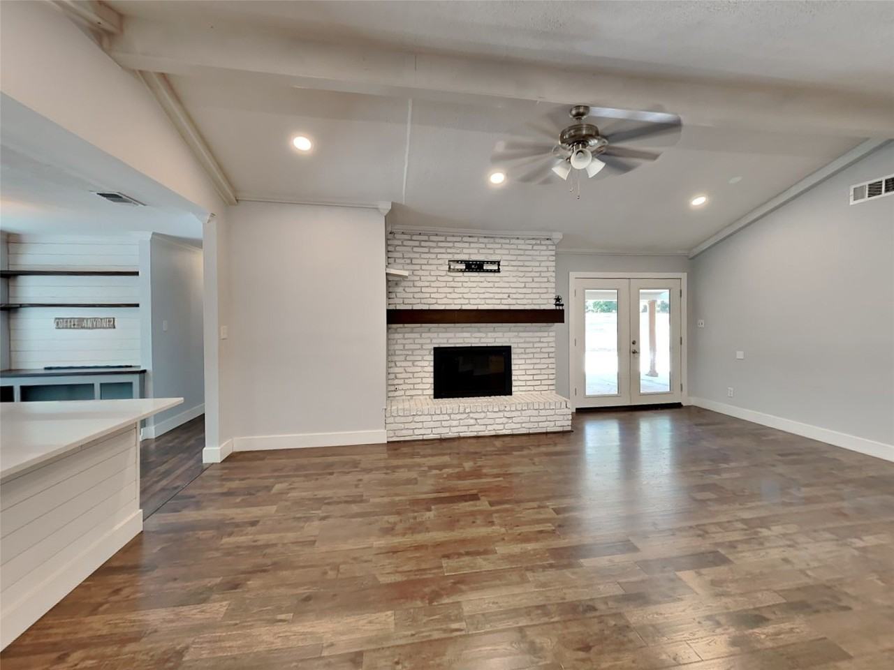 3704 Astoria Dr - Photo 2 of 24