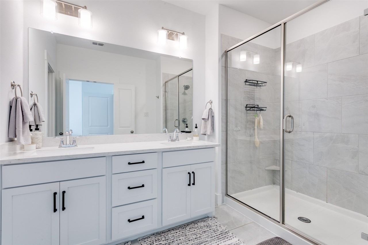 7605 Reis Ln - Photo 6 of 23