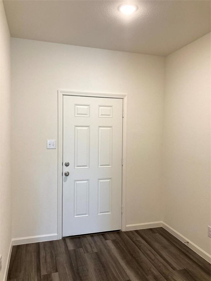 311 Madison Way - Photo 5 of 29