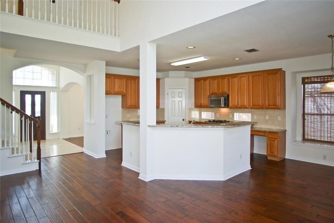 4551 Hawkhurst Dr - Photo 3 of 27