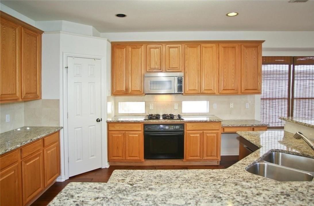 4551 Hawkhurst Dr - Photo 4 of 27