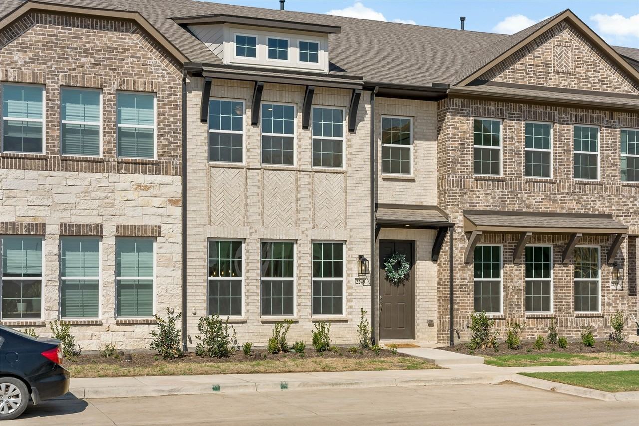 2249 Adena Springs Dr - Photo 4 of 27