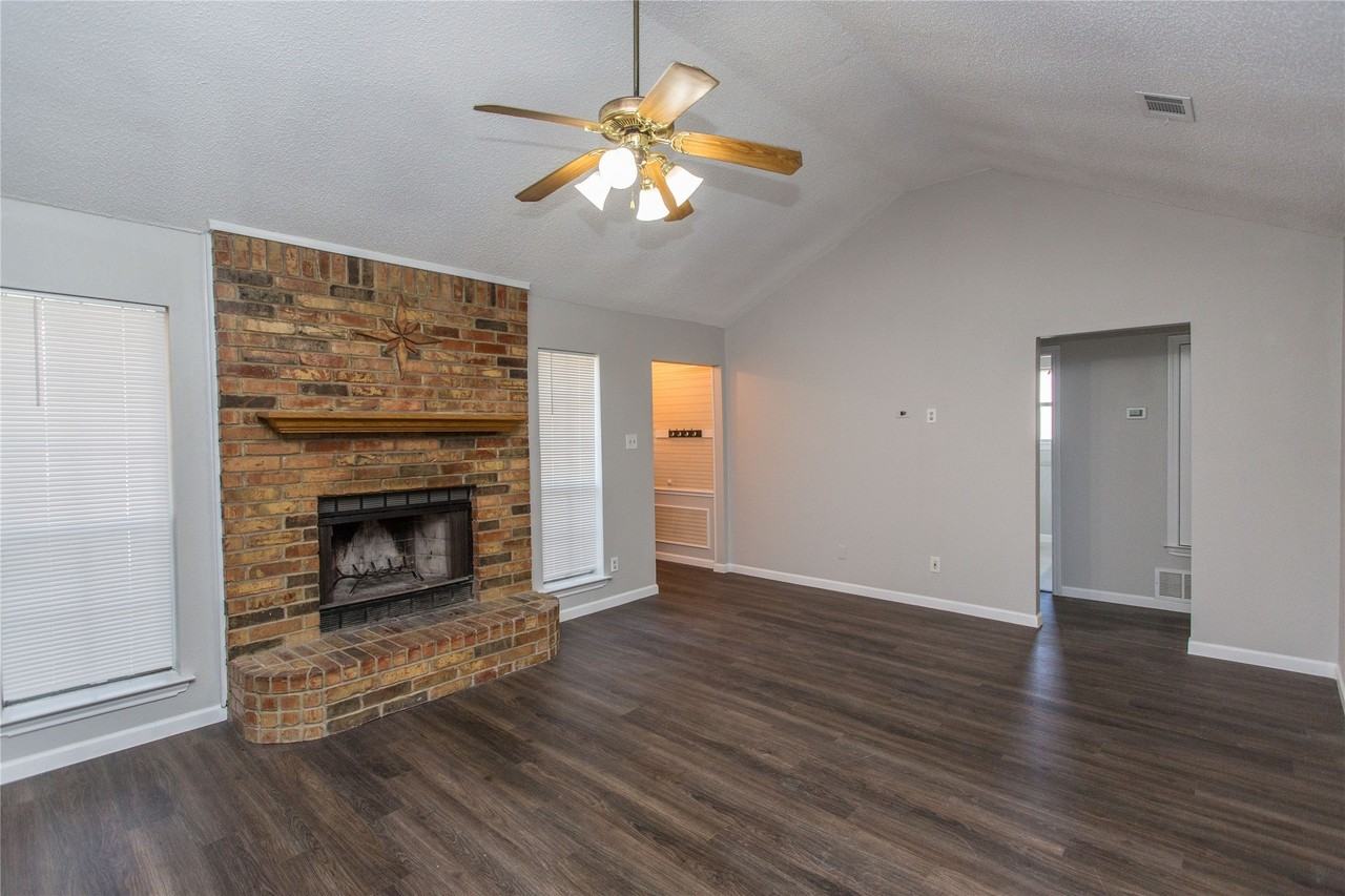 303 Shirley Dr - Photo 5 of 29