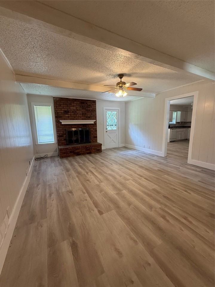 2409 Caprice Ave - Photo 3 of 15