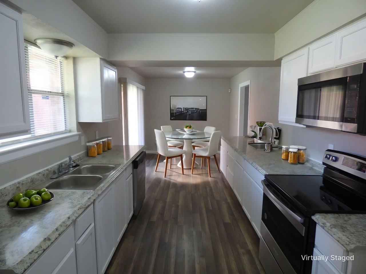 5016 Roberts Dr - Photo 3 of 38