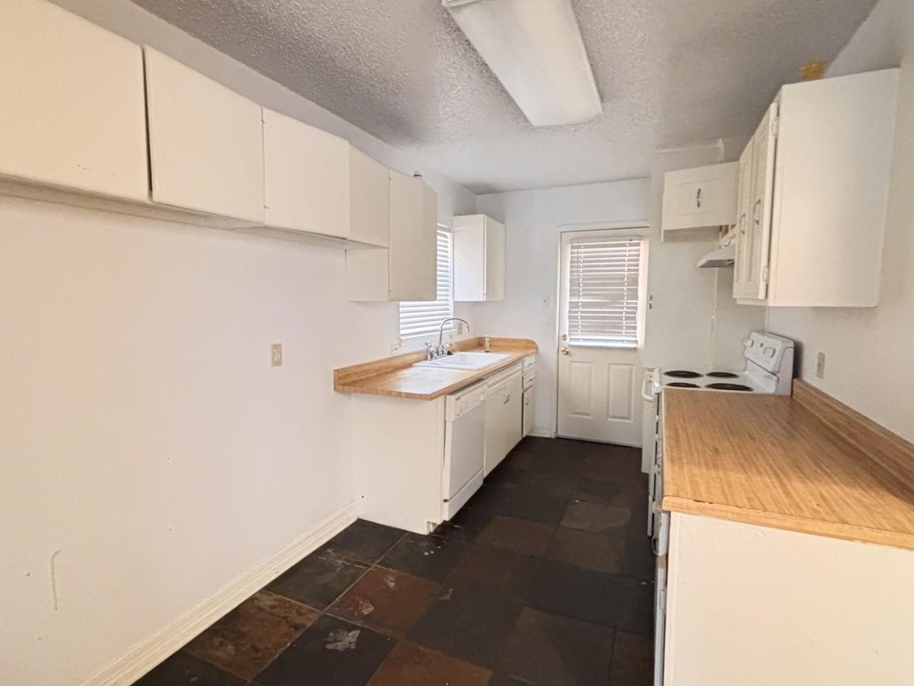 1821 Donna St - Photo 3 of 11