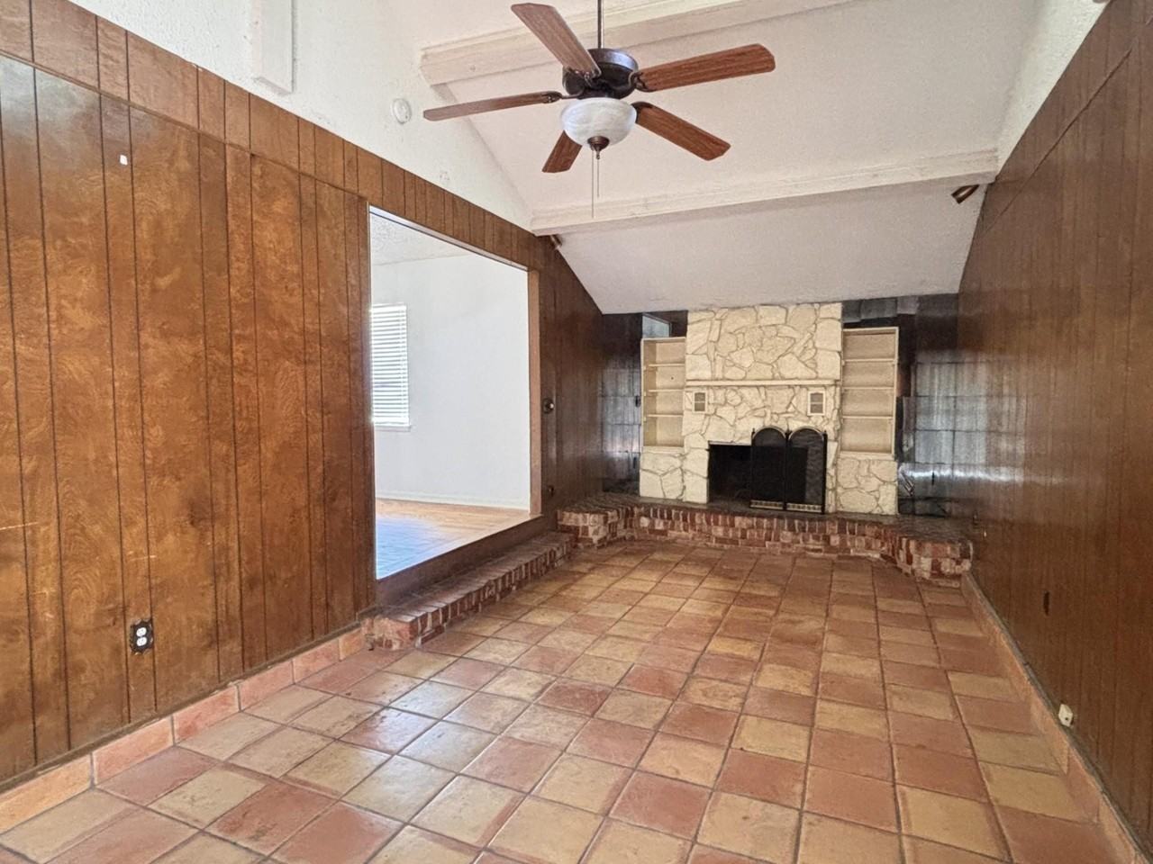 1821 Donna St - Photo 5 of 11
