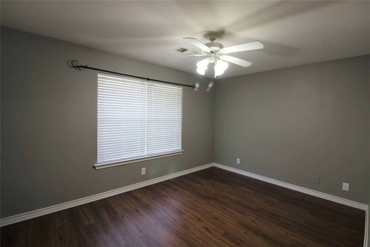 105 Church St - Photo 5 of 10