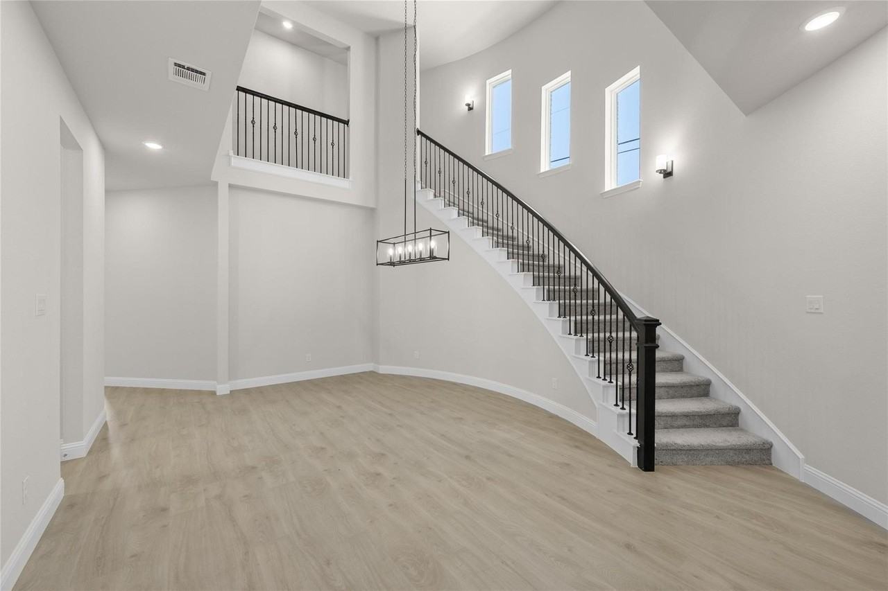 6978 Westlake Dr - Photo 4 of 26