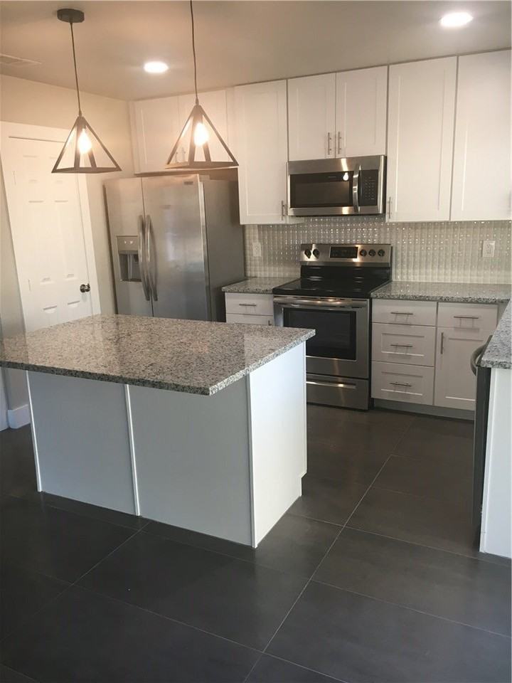 1531 Camelia Dr - Photo 3 of 15