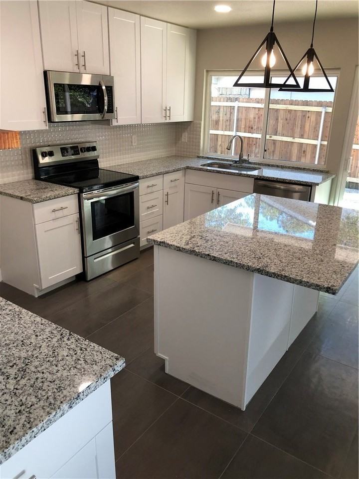 1531 Camelia Dr - Photo 6 of 15