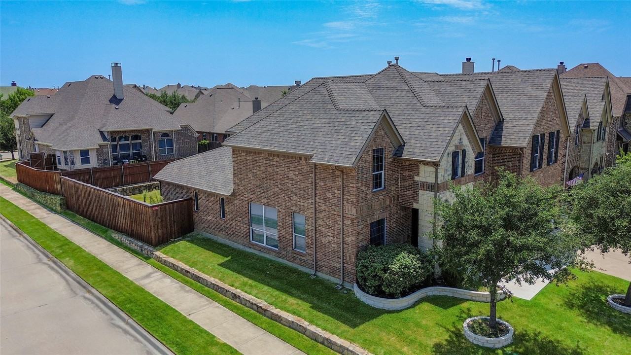 2504 Hammock Lake Dr - Photo 3 of 40