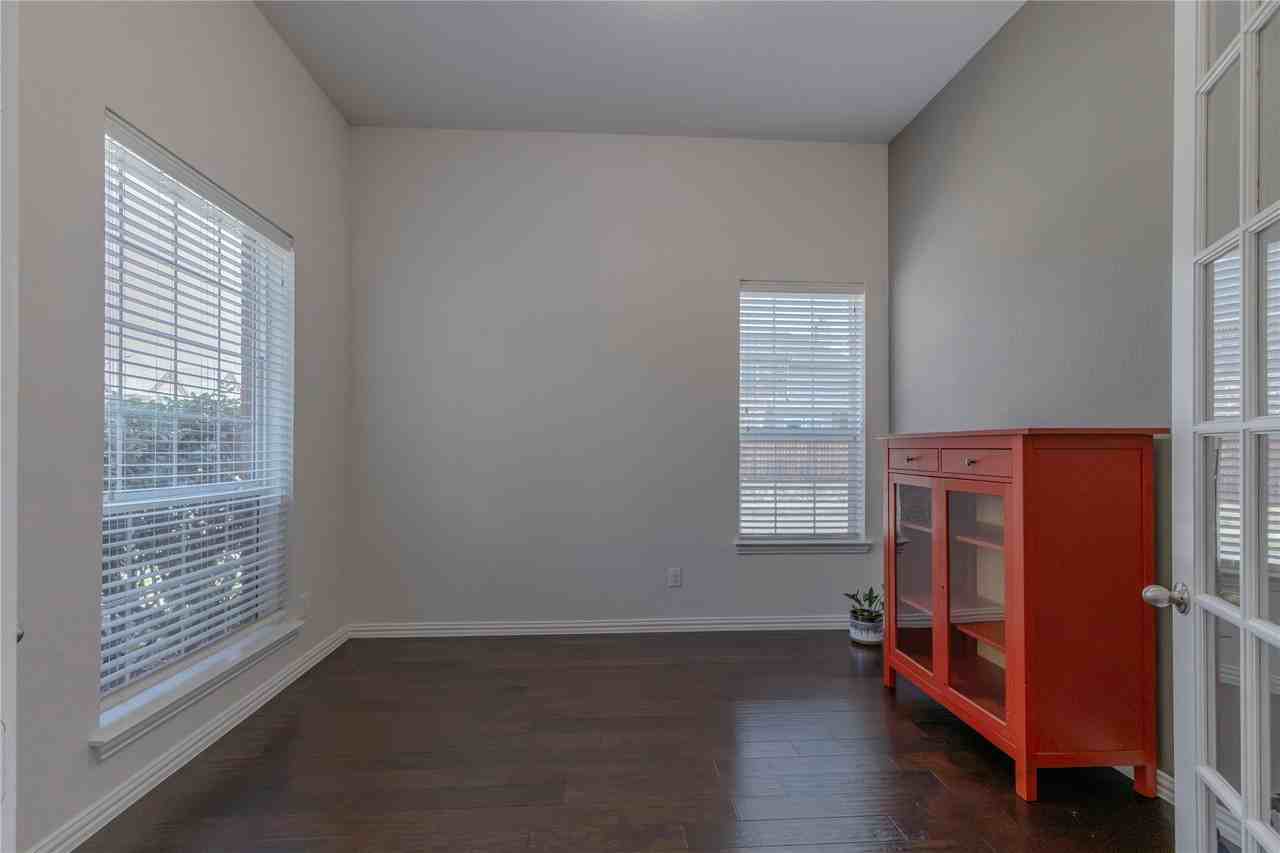 2504 Hammock Lake Dr - Photo 6 of 40