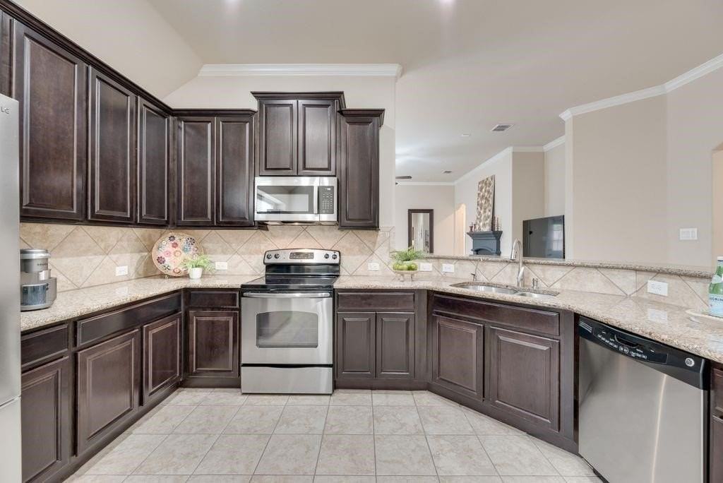 4416 Coney Island Dr - Photo 3 of 40