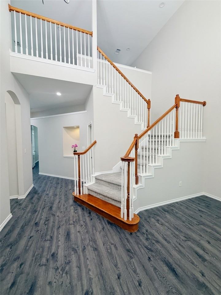 69 Cattail Pond Dr - Photo 5 of 26