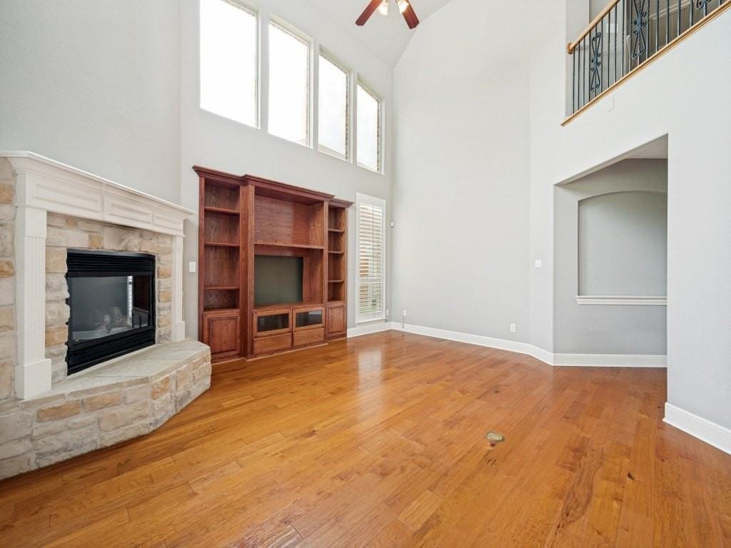841 Wind Brook Ln - Photo 5 of 21