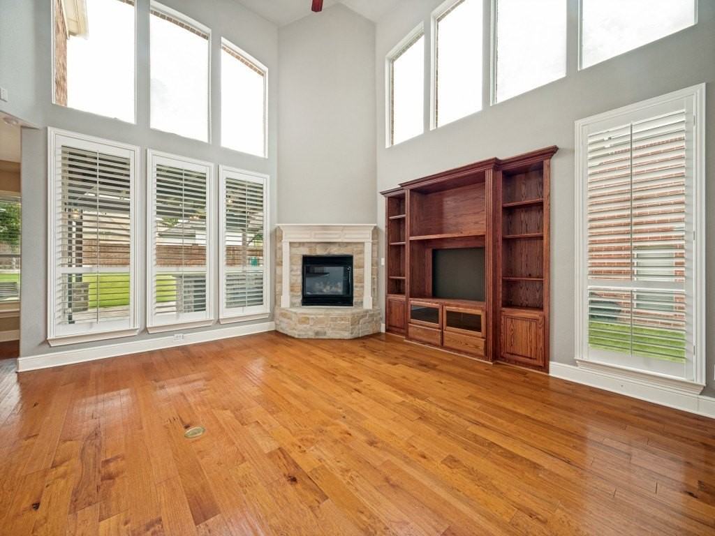 841 Wind Brook Ln - Photo 6 of 21