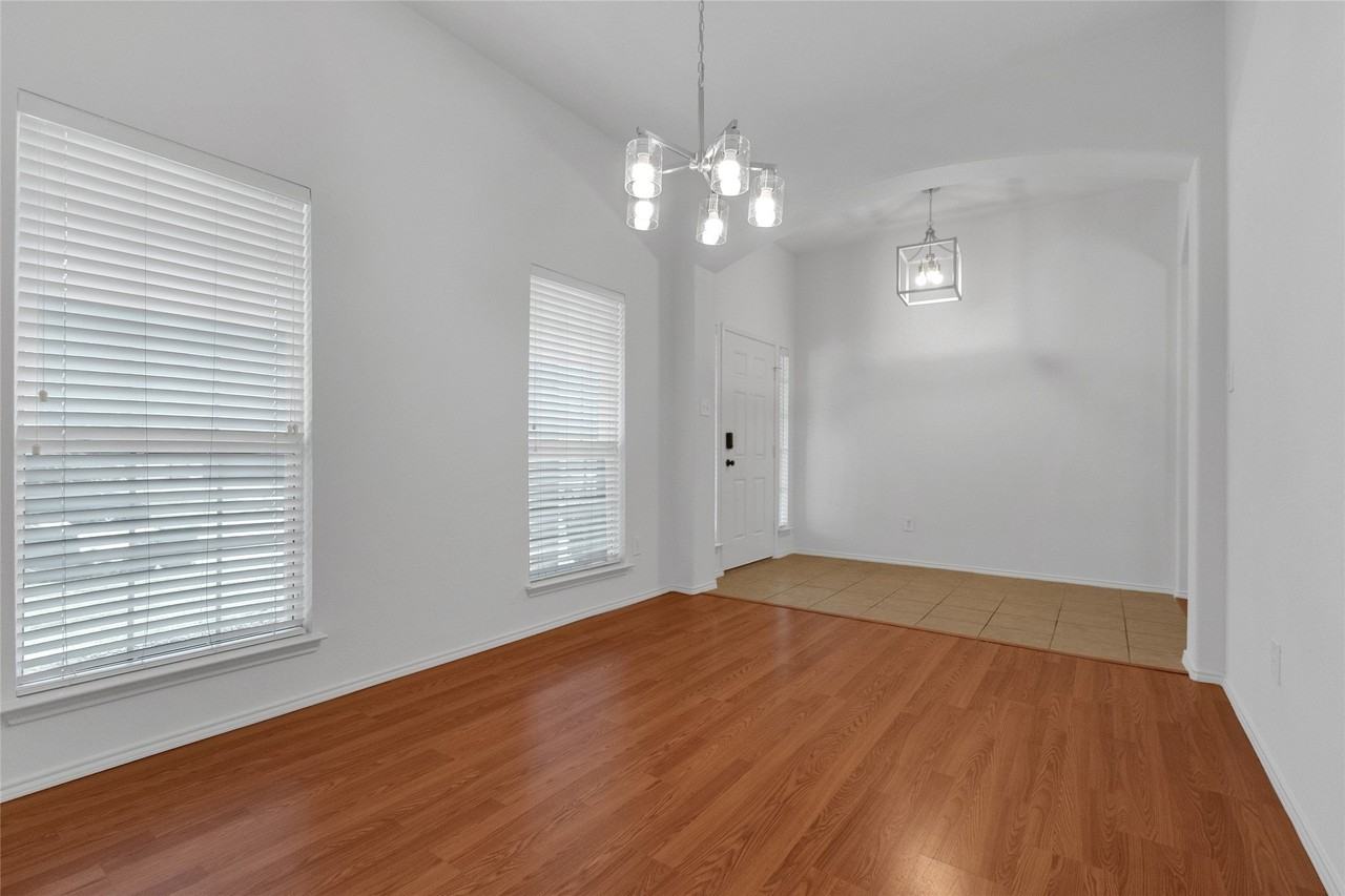 715 W Milton Dr - Photo 5 of 25